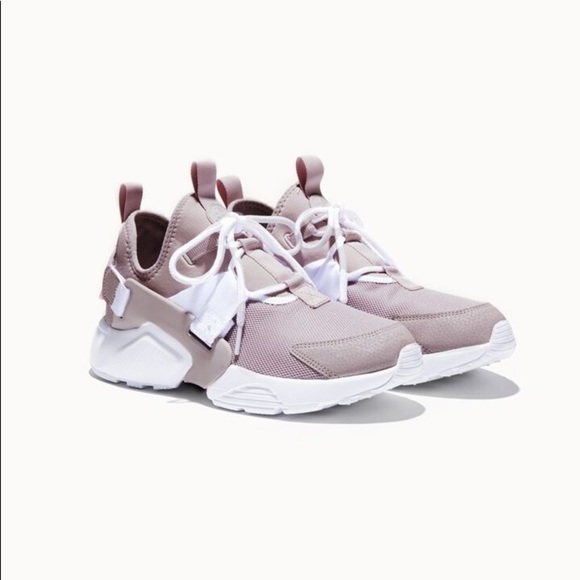 Nike Shoes - Nike Air Huarache City Low Rose Pink/White sz 9